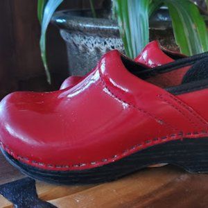 Dansko Patent Leather Clogs Red Size 31 (US kids size 13)